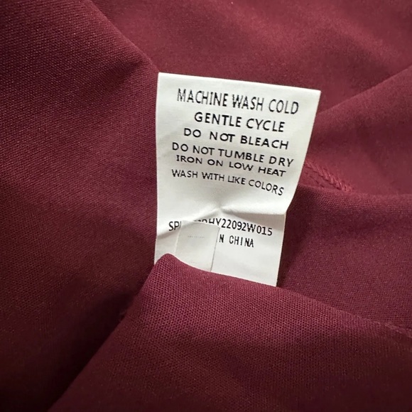 NWT Bloom Chic Women’s Burgundy Red Lace Sleeve Dress V Neck Size 14-16 - Picture 13 of 13